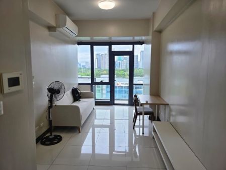 Fully Furnished 1 Bedroom Unit at The Florence for Rent