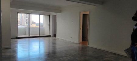 unfurnish  3BR for Rent in Makati Cinema Square Tower 