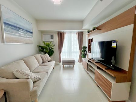 Fully Furnished 1 Bedroom Unit at Solinea for Rent
