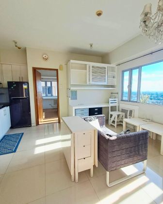 Fully Furnished 1 Bedroom in Morgan Suites McKinley Hill