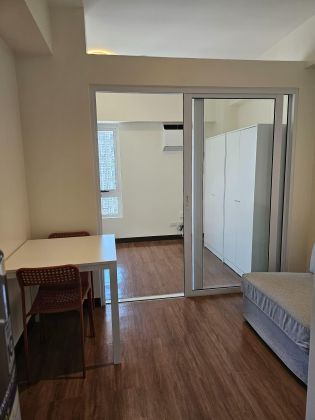 1BR New Furnished Unit with Parking for Rent near DLSU CSB MOA