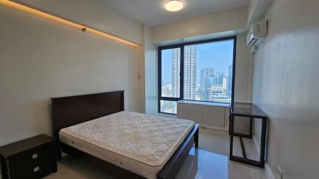 Large 1 Bedroom Semi Furnished in Bellagio Towers