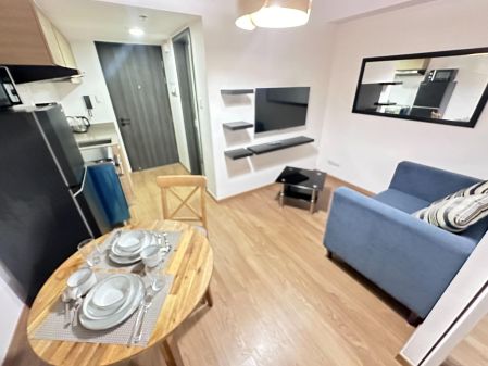 Fully Furnished 1 Bedroom Unit for Rent at The Rise Makati