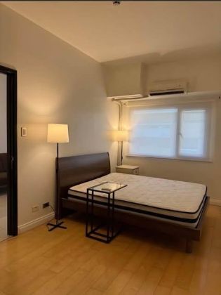 Fully Furnished Unit New Modern Kitchen 1BR at Signa Makati 