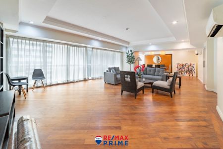 2 Bedroom Condo for Rent in Forbes Tower Makati City