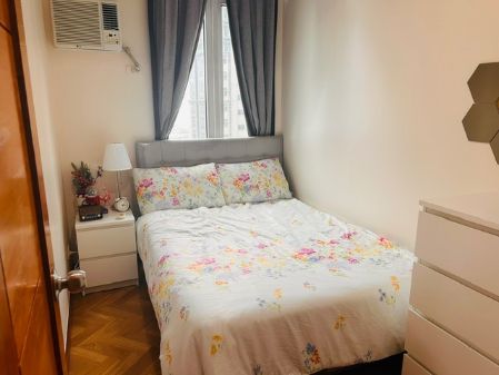Modern 2BR Condo in the Heart of Makati Free Pool and Gym