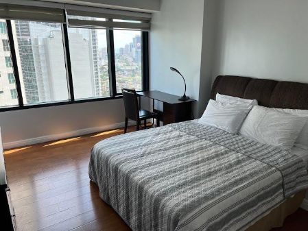 Fully Furnished 1 Bedroom Unit at One Rockwell for Rent