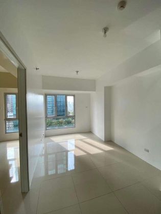 Unfurnished 1 Bedroom Unit at The Montane for Rent