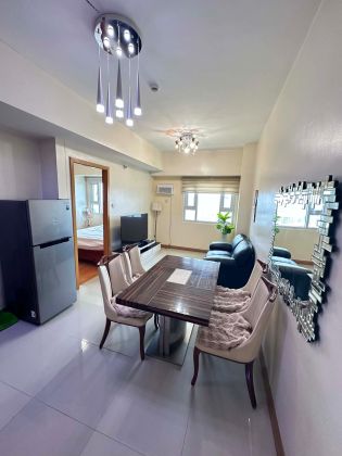 Fully Furnished 1 Bedroom Unit for Rent at Trion Towers