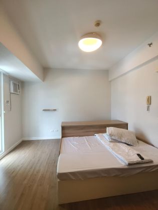 Solinea Ayala with WIFI for rent and ready to move in now