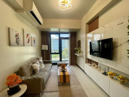 Fully Furnished 1 Bedroom Unit at The Florence for Rent