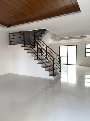 Townhouse for Rent at Multinational Village Moonwalk Paranaque