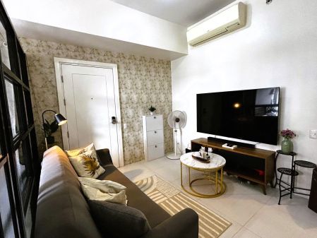 FOR RENT Fully Furnished Studio Unit at Twin Oaks Place