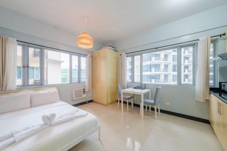 Fully Furnished Studio at Morgan Residences for Rent