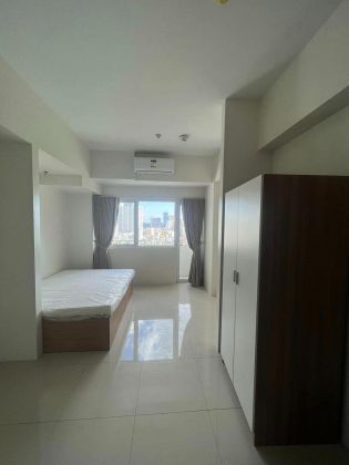 100 West Makati Studio Unit with Balcony for Rent