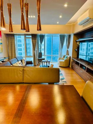 For Lease 3BR Penthouse at Two Serendra Red Oak BGC