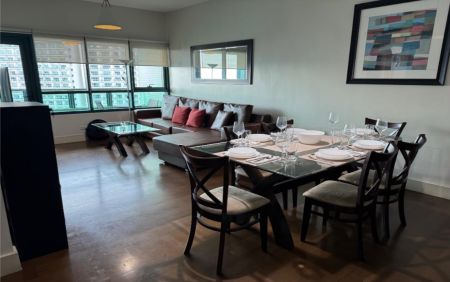 Edades Tower 1BR with Parking in Rockwell Center