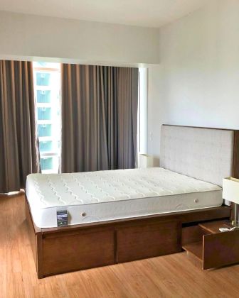 Furnished 3BR Corner Unit with Parking in Red Oak Two Serendra