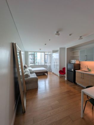 Studio Unit Fully Furnished at Park Terraces for Rent