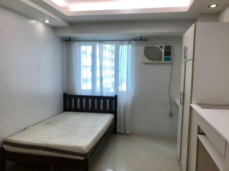 Fully Furnished Studio for Rent in MPlace South Triangle QC