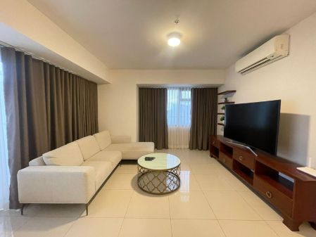 For Rent 2BR Grand Corner Suite with Parking at The Alcoves