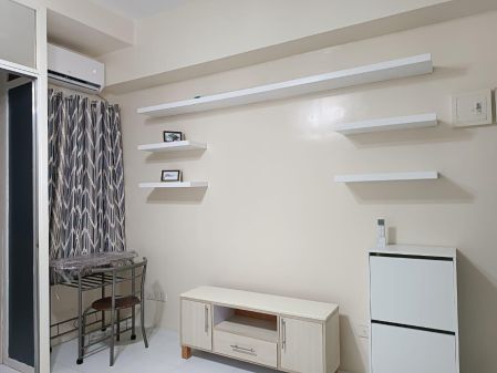 Fully Furnished Studio Unit in Kapitolyo, Near Ortigas and BGC