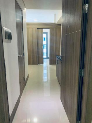 Unfurnished 1 Bedroom Unit with Balcony at Fame Residences