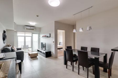 For Rent 2BR Fully Furnished Unit in Red Oak Two Serendra BGC