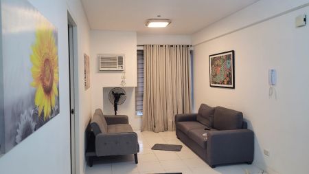 Fully Furnished 1 Bedroom Unit at The Columns Ayala Avenue