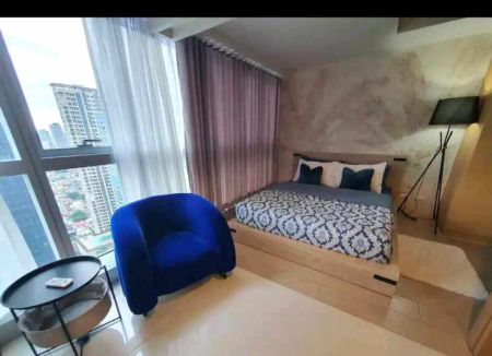 Fully Furnished 1 Bedroom Unit at Uptown Parksuites for Rent