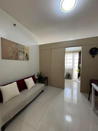 Staycation Simple Cozy Home near Airport