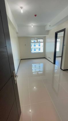 Brand New 1BR Corner unit At The Trion Tower 3 Near SM Aura