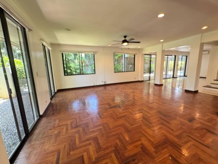 Unfurnished 5 Bedroom Unit at Dasmarinas Village for Rent