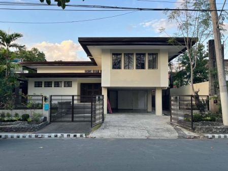 5 Bedroom House at Merville Park Subdivision Paranaque