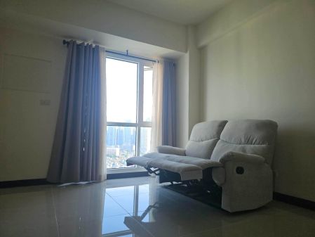 Axis 2BR Semi Furnished Unit for Rent