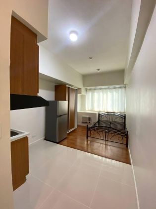 Fully Furnished Studio Unit at Eton Tower Makati for Rent