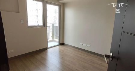 Fresh Turnover 1BR Condo for Lease 48sqm High Floor at Vion