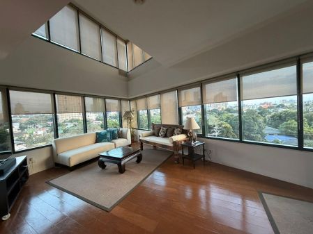 2 Bedroom Bi Level Unit in One Rockwell