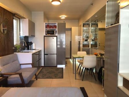 Fully Furnished Unit with Free Internet Connection for Rent !