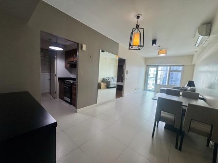 Furnished 1 Bedroom at Red Oak Two Serendra BGC