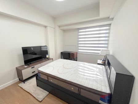 Semi Furnished Studio unit in Arton by Rockwell QC