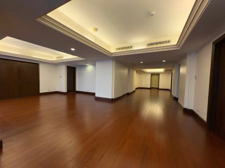 High End 4 Bedroom Condo for Rent in Discovery Primea Ayala