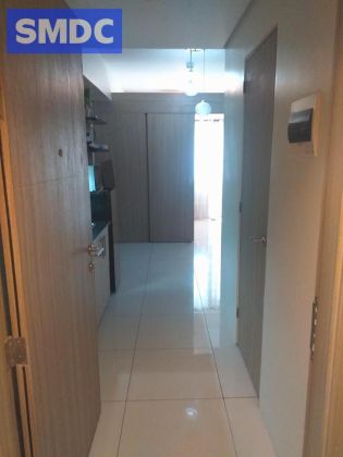 1BR Fully Furnished w/ Balcony at SMDC's Breeze Residences for Re