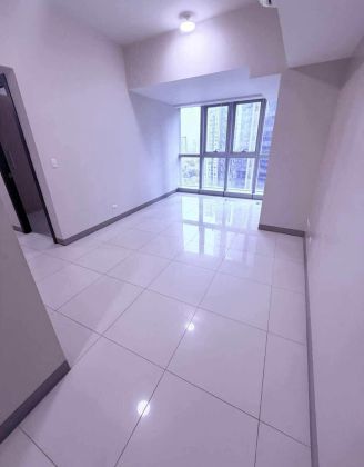 Executive 2 Bedroom corner Unit at Uptown Parksuites Bgc