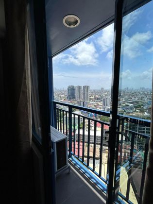 Air Residence 1 Bedroom Unit with Balcony