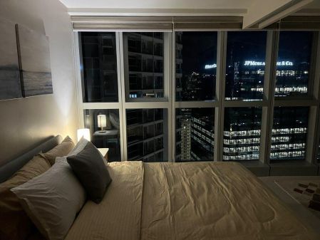 1 Bedroom Furnished for Rent at Uptown Parksuites