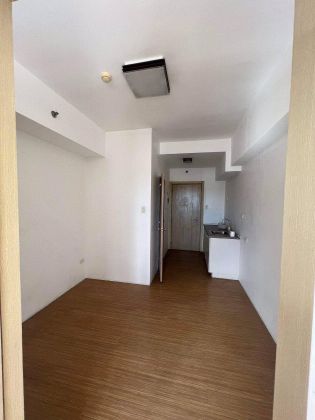 Unfurnished 1 Bedroom with Balcony at Grace Residences Taguig