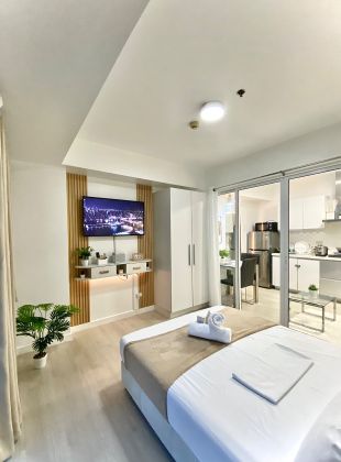 1 Bedroom Miami Tower Azure Urban Resort Residences