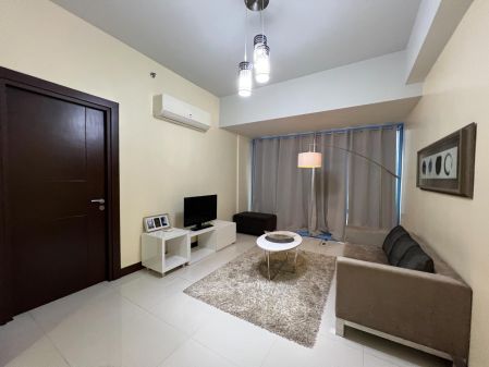 Fully Furnished 1BR Unit at Two Central Makati for Rent