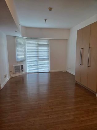 Unfurnished Studio Unit at The Veranda for Rent